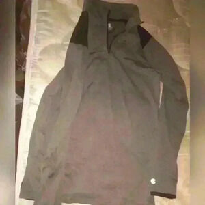 Champion stretchy long sleeve shirt